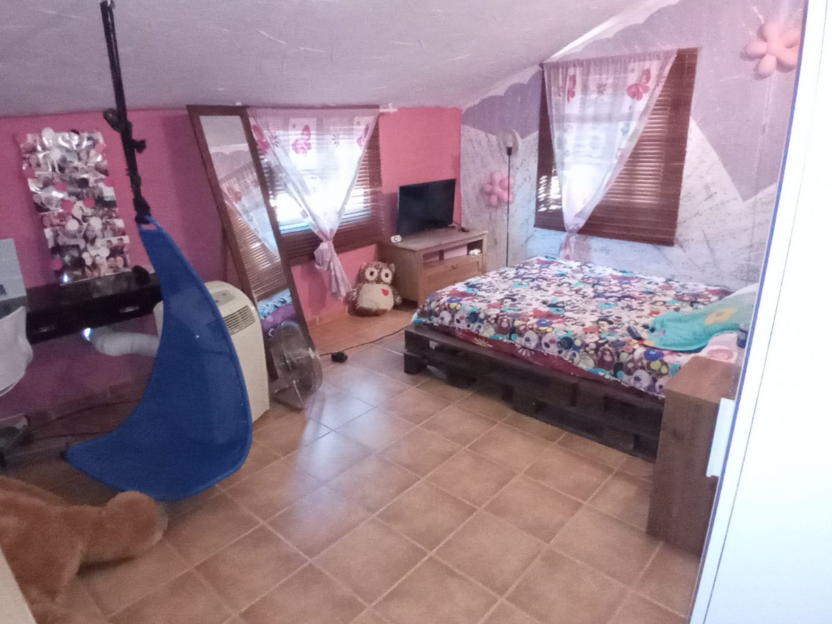 91d4d201649c0c0c9bc1126619d42ab9 - 32