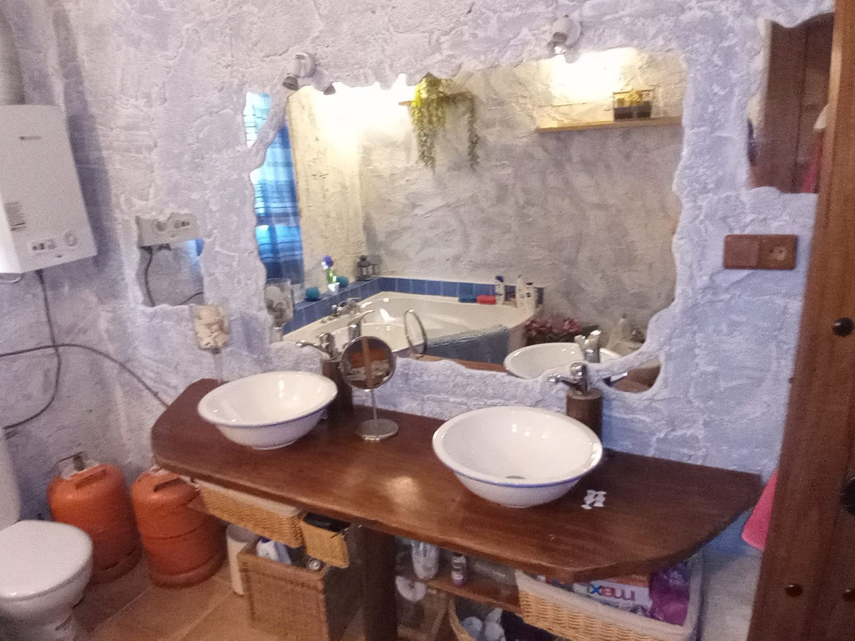 91d4d201649c0c0c9bc1126619d42ab9 - 35