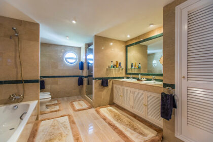 97436a86750e17be46b2bf41d6dd7202 - 15