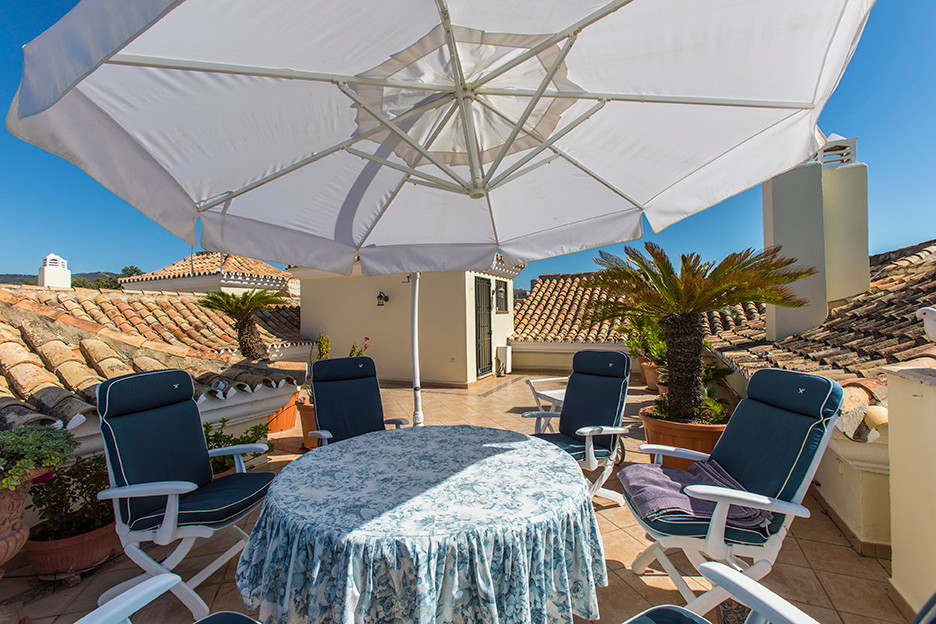 97436a86750e17be46b2bf41d6dd7202 - 22