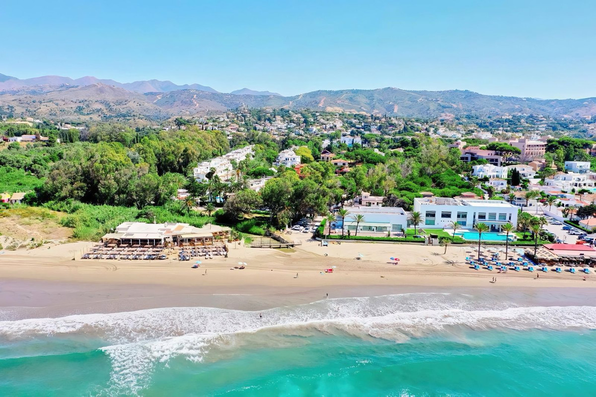 9c4e8df702059b0bea1a09a96c228683 - 1