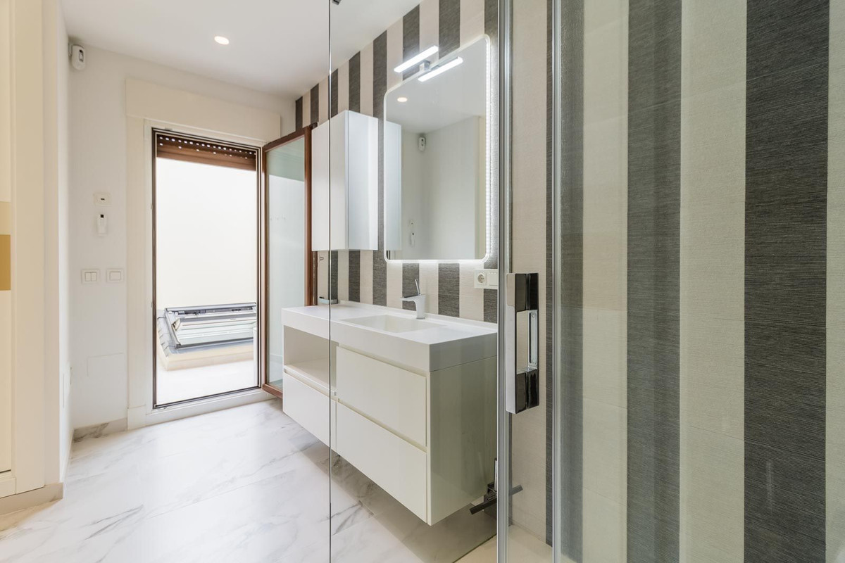 a11b5e08303acb879e5c71feaba92156 - 16