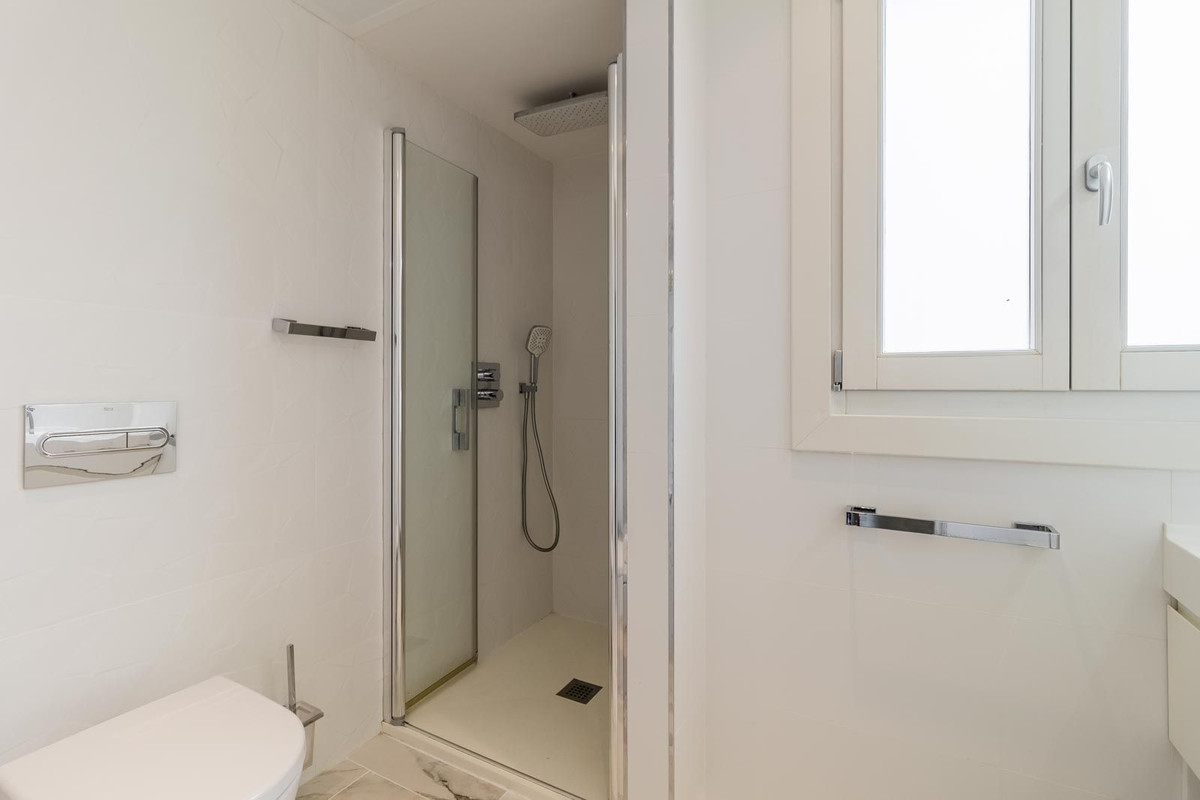 a11b5e08303acb879e5c71feaba92156 - 17