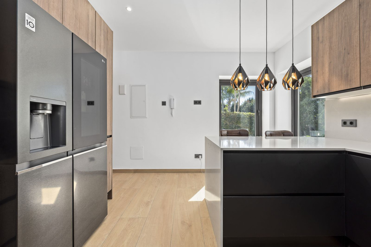 a4d6084e6d4cf99228253679925abddf - 23