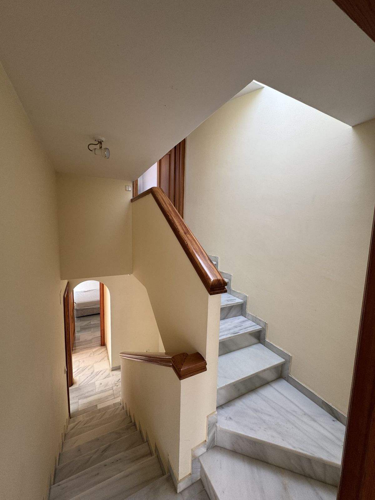 a52bcfbb24ce5f08f3f8001768f875d8 - 14