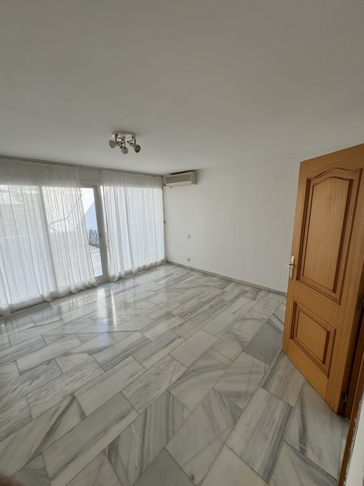 a52bcfbb24ce5f08f3f8001768f875d8 - 9