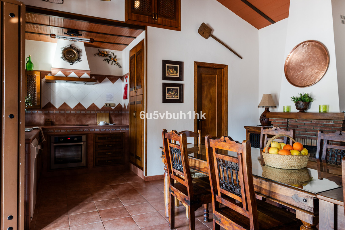 a85824ae245ee659db6a28d91d55fe10 - 16