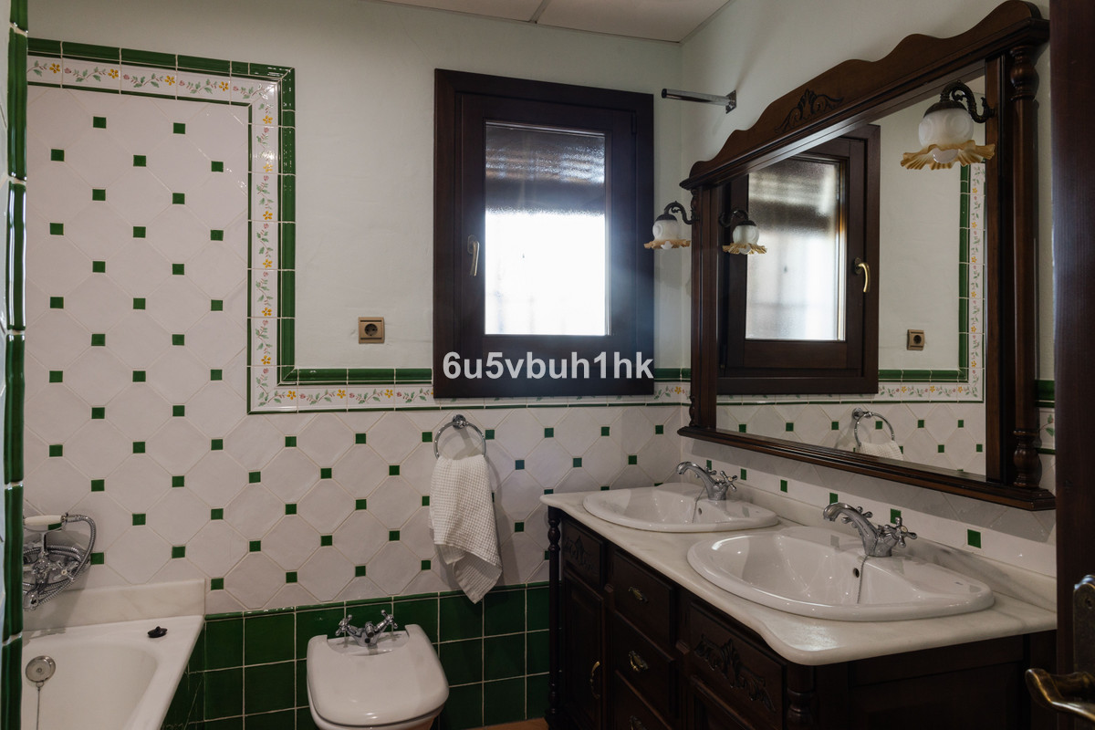 a85824ae245ee659db6a28d91d55fe10 - 33