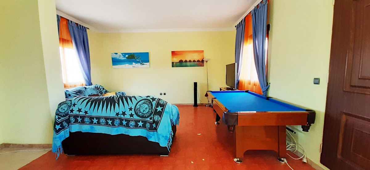 b395d04e27bd671b147ac8fb90af05ae - 19