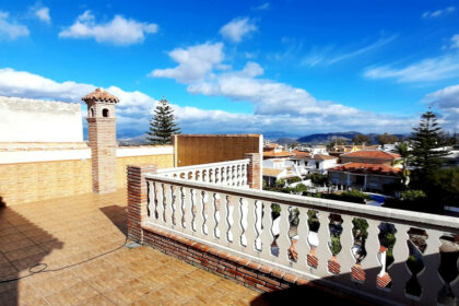 b395d04e27bd671b147ac8fb90af05ae - 24