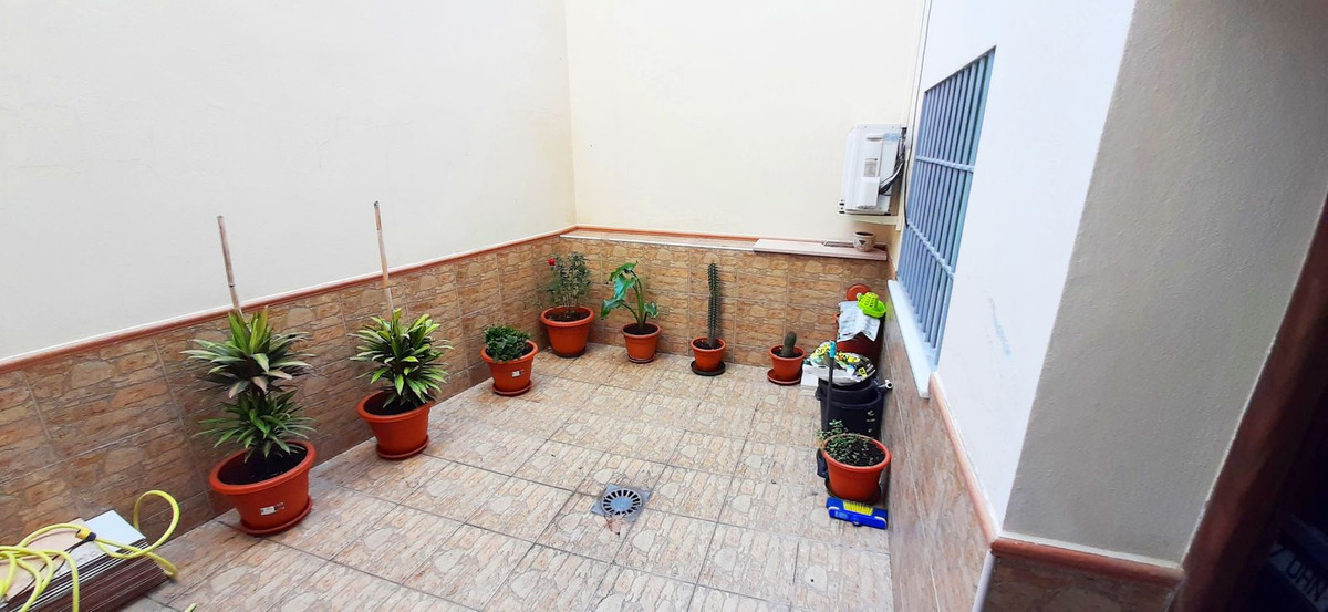 b395d04e27bd671b147ac8fb90af05ae - 28