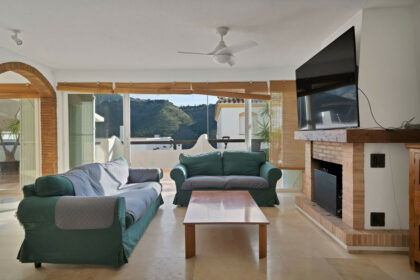 b522ccaa7ea2f48d3708164bf8136823 - 11