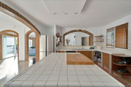 b522ccaa7ea2f48d3708164bf8136823 - 16