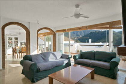 b522ccaa7ea2f48d3708164bf8136823 - 3