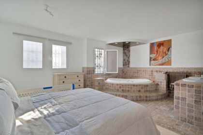 b522ccaa7ea2f48d3708164bf8136823 - 5