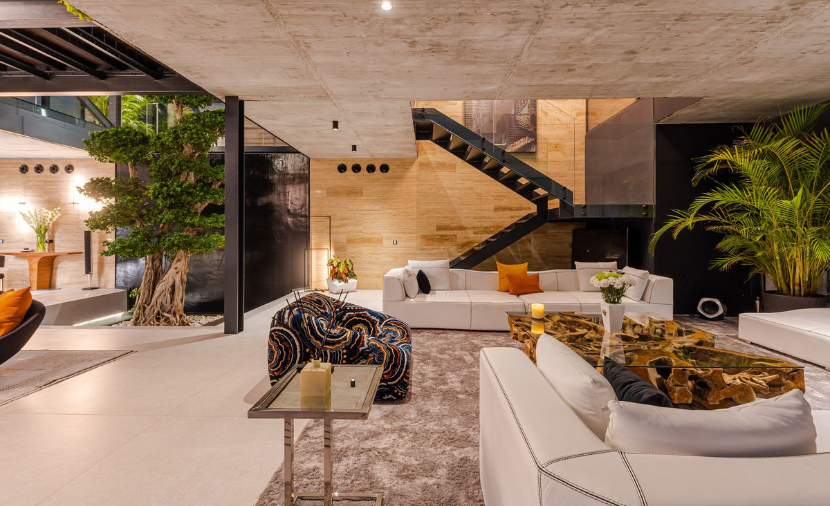 b68c567261645529f1b61c7234a0d8be - 12