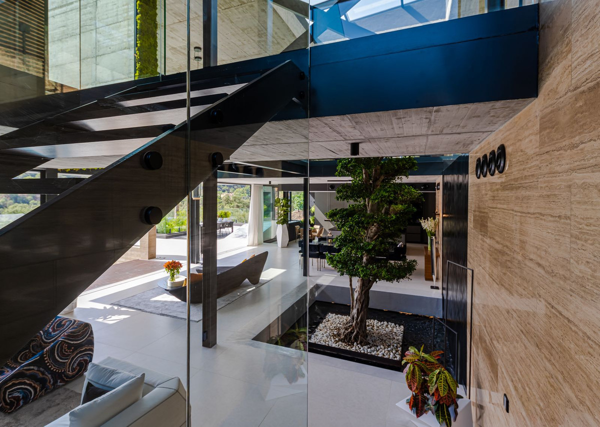 b68c567261645529f1b61c7234a0d8be - 14