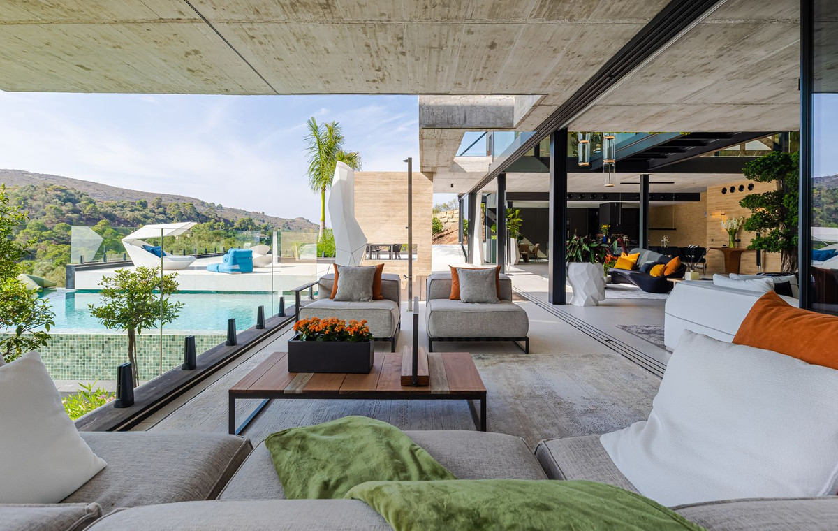 b68c567261645529f1b61c7234a0d8be - 20