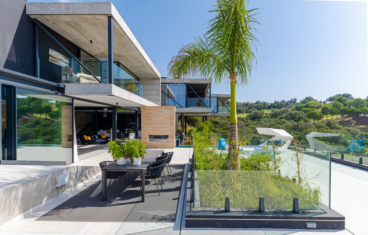 b68c567261645529f1b61c7234a0d8be - 24