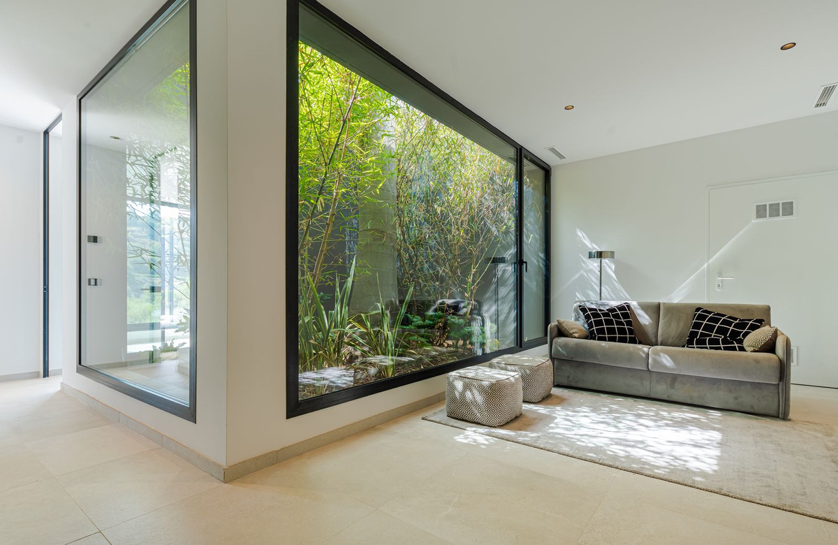 b68c567261645529f1b61c7234a0d8be - 26