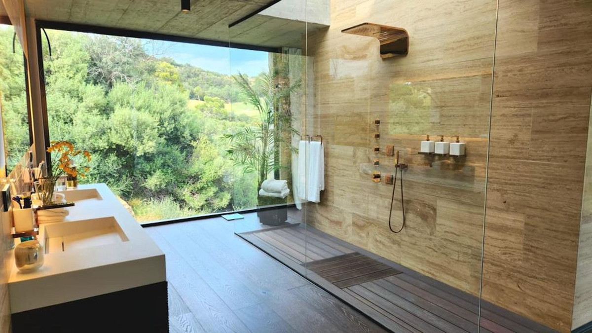 b68c567261645529f1b61c7234a0d8be - 27