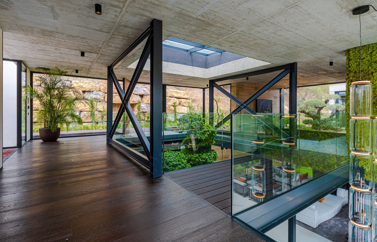 b68c567261645529f1b61c7234a0d8be - 37