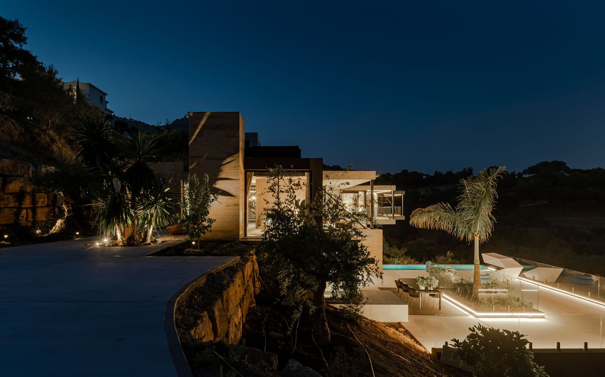 b68c567261645529f1b61c7234a0d8be - 51