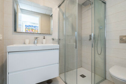 b6e2402a86284573b062c7d5fba1a6e8 - 12