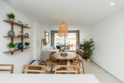 b6e2402a86284573b062c7d5fba1a6e8 - 17