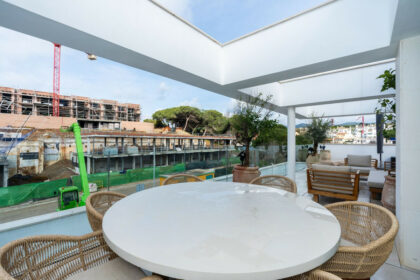 b6e2402a86284573b062c7d5fba1a6e8 - 21