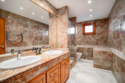 bbcc4c7c30e54046a1708b804048c8cf - 13