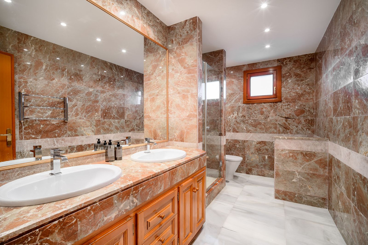 bbcc4c7c30e54046a1708b804048c8cf - 13