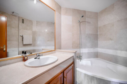 bbcc4c7c30e54046a1708b804048c8cf - 15