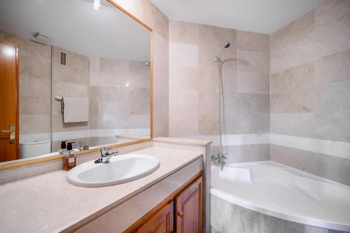 bbcc4c7c30e54046a1708b804048c8cf - 15