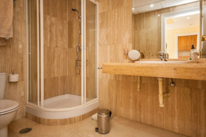 bbd9b8ee9b95e11d7b3a24cdbb9ef85f - 10