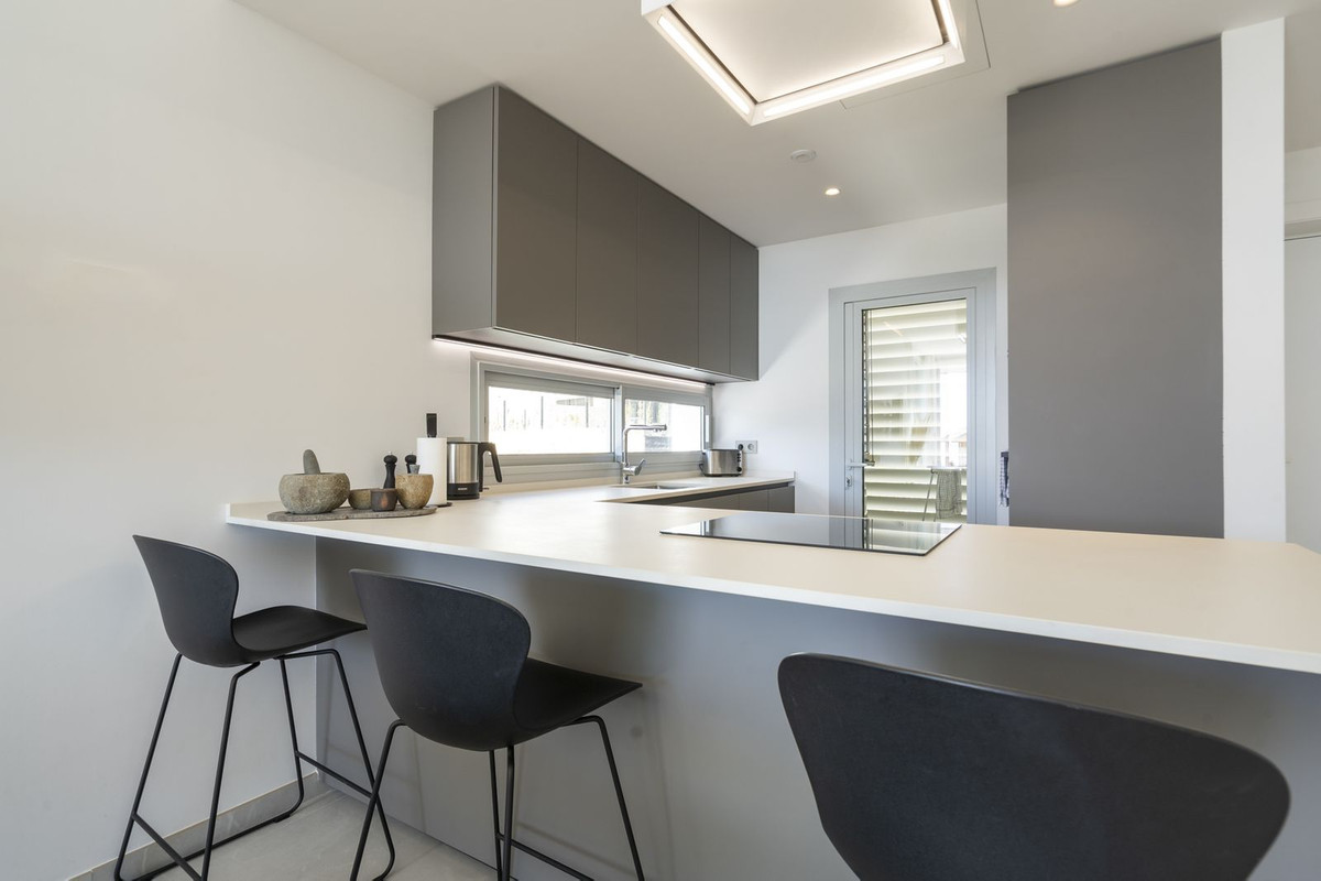 bcb5e0717e9ca0ec978cadf7895d5efa - 12