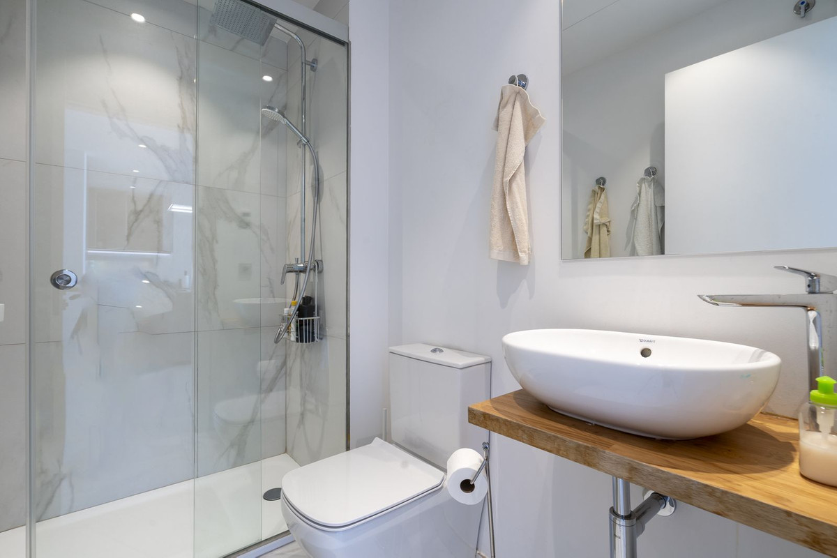 bcb5e0717e9ca0ec978cadf7895d5efa - 14