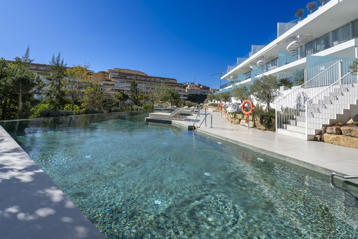 bcb5e0717e9ca0ec978cadf7895d5efa - 27