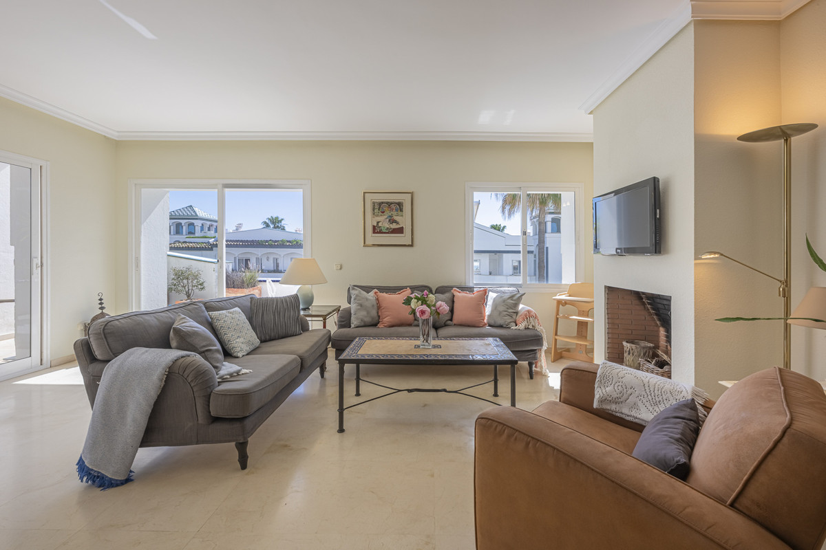 bf8a0d8fe4f3d87896a13e9579e94d5f - 11