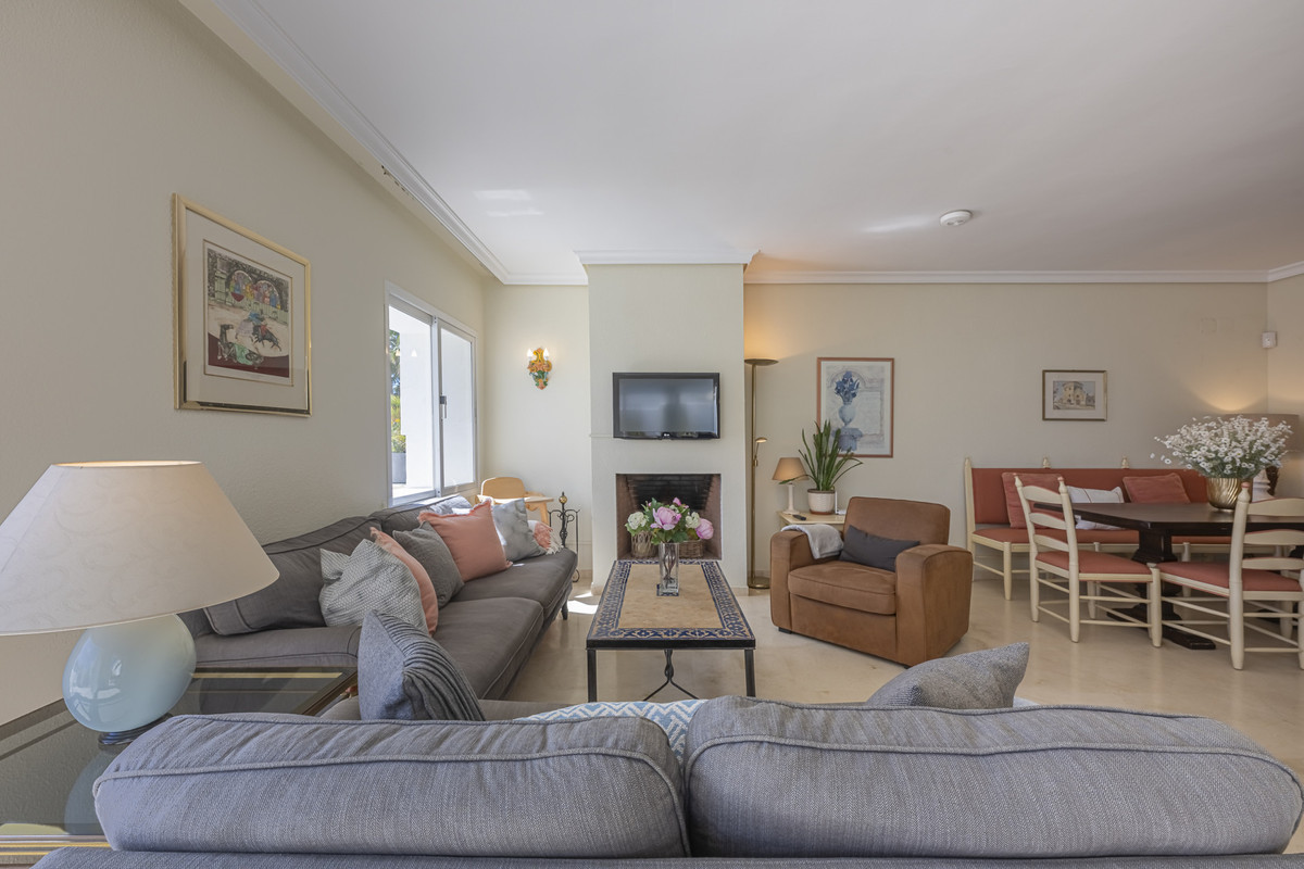 bf8a0d8fe4f3d87896a13e9579e94d5f - 13