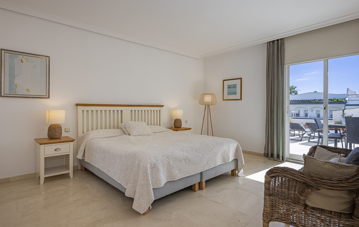 bf8a0d8fe4f3d87896a13e9579e94d5f - 17