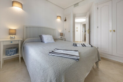 bf8a0d8fe4f3d87896a13e9579e94d5f - 23