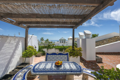 bf8a0d8fe4f3d87896a13e9579e94d5f - 27