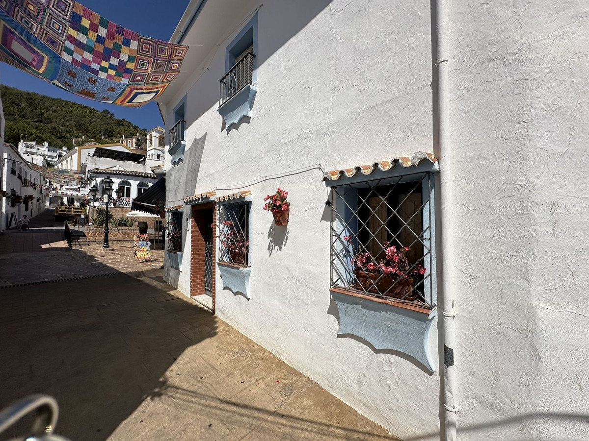 c3ebd0ab986fa681a1139d73a1f48156 - 10