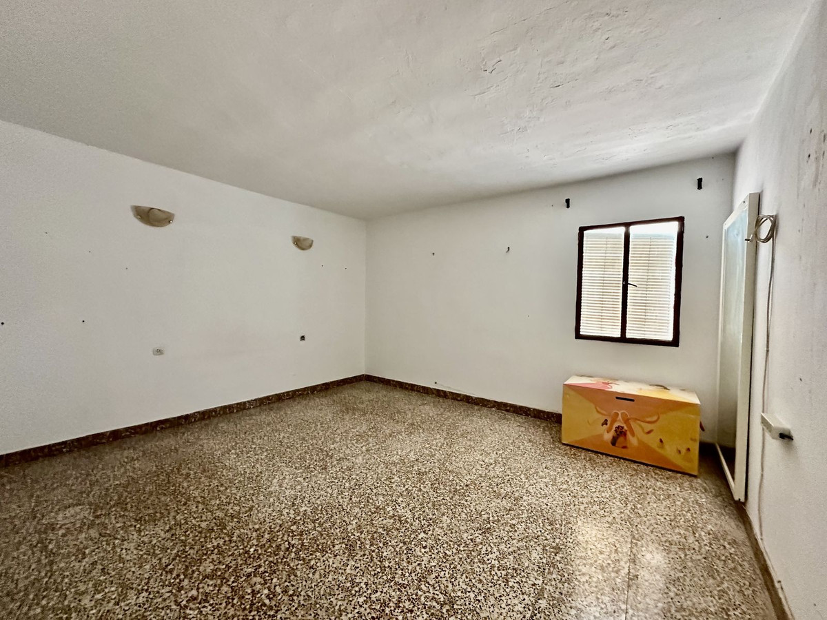 c3ebd0ab986fa681a1139d73a1f48156 - 6