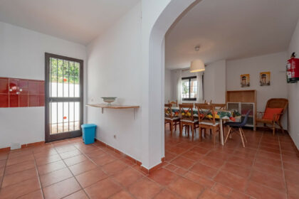 c65d47fb405766f235f2ff6115b72806 - 14