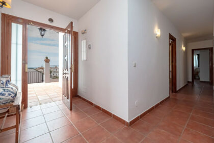 c65d47fb405766f235f2ff6115b72806 - 17