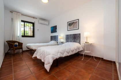 c65d47fb405766f235f2ff6115b72806 - 22