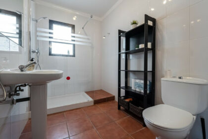 c65d47fb405766f235f2ff6115b72806 - 24