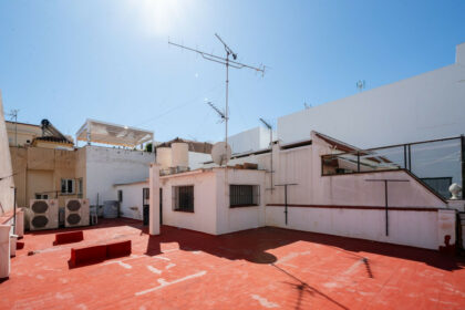 cc4a1f6b44f1407186564e3fdafe1c5a - 14